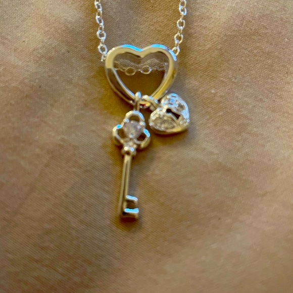 Silver heart ❤️ with lock and Key charm pendent - Picture 4 of 7